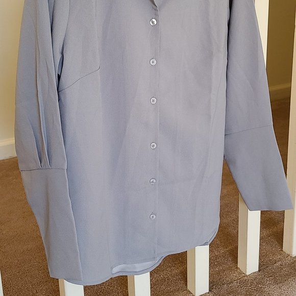 Elizabeth & Clarke Woven Button-Front Collared Top - Picture 6 of 6